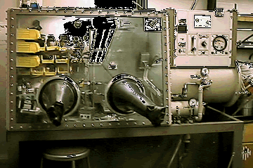 A TS-6000 glovebox
