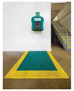 NoTrax Interlocking Drainage Mat for Eyewash and Safety Shower Stations